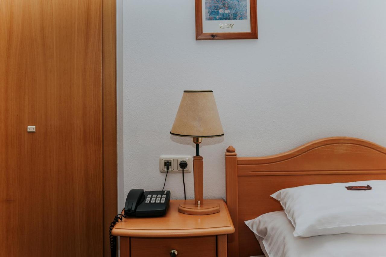 Prebl Hotel Friesacherhof מראה חיצוני תמונה