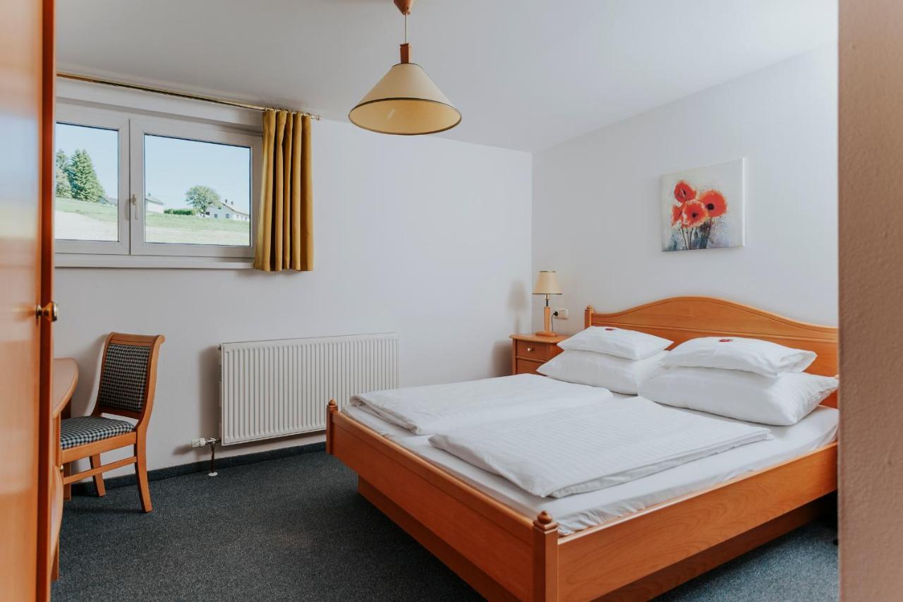 Prebl Hotel Friesacherhof מראה חיצוני תמונה